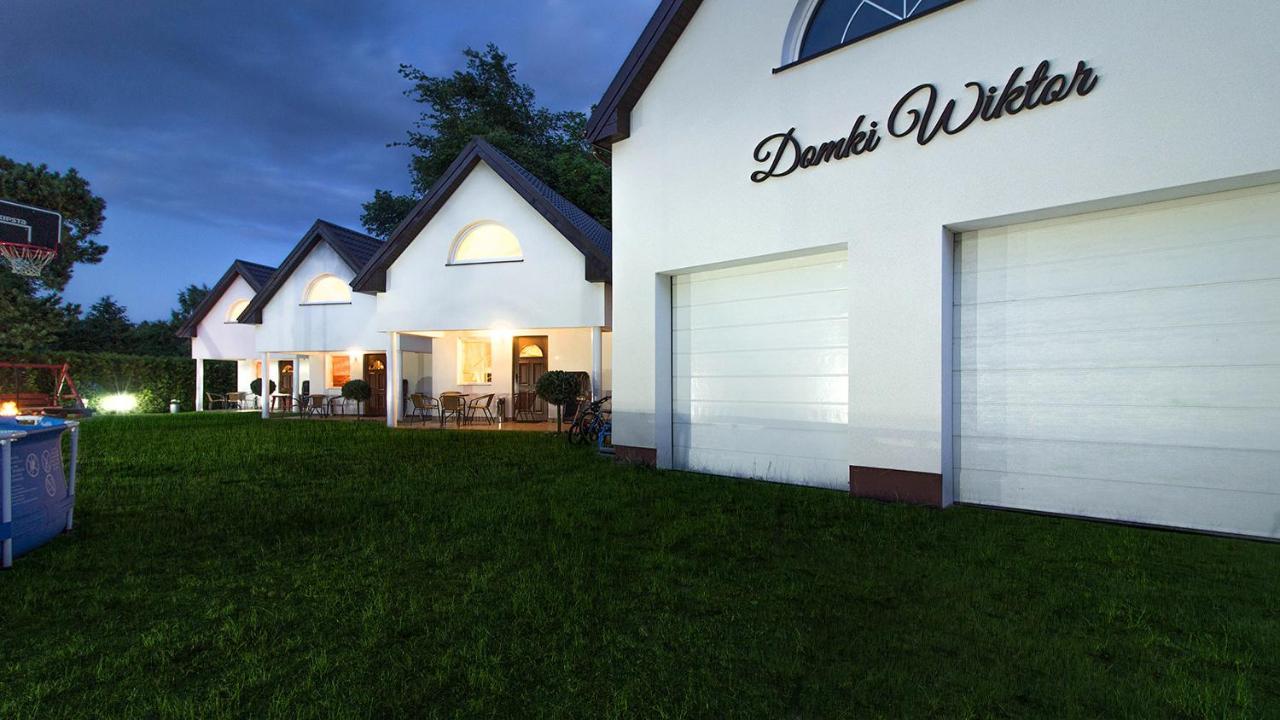 Domki Wiktor - Ostrowo - 700M Od Plazy Karwia Bagian luar foto